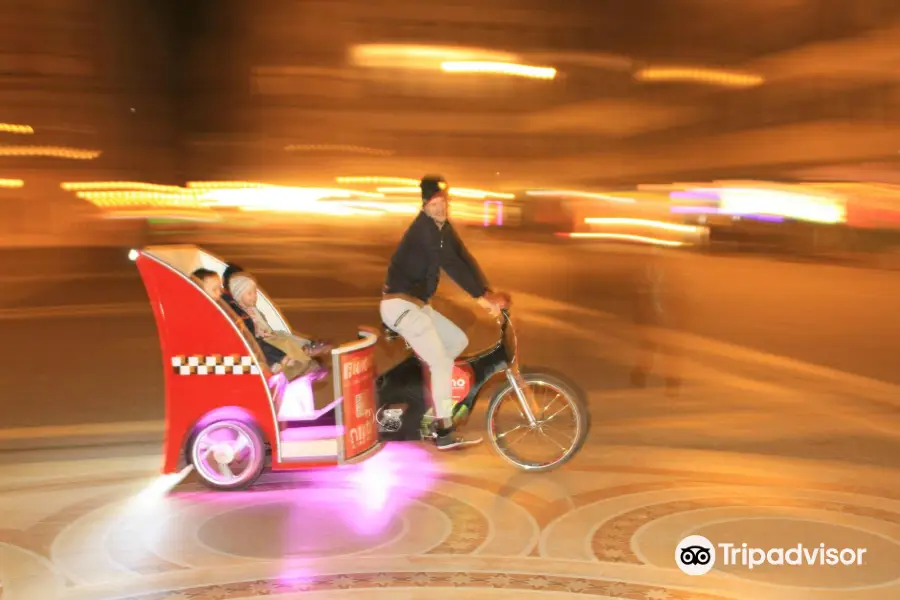 Luxus Riksa/Budapest Rickshaw