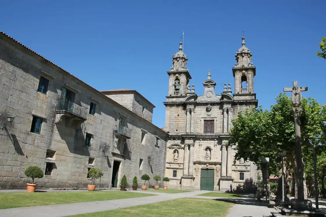 Hotel dekat Monasterio de San Juan