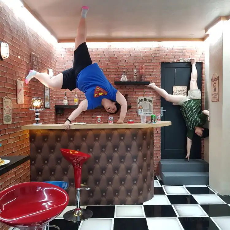 Hotel dekat Upside Down World Medan
