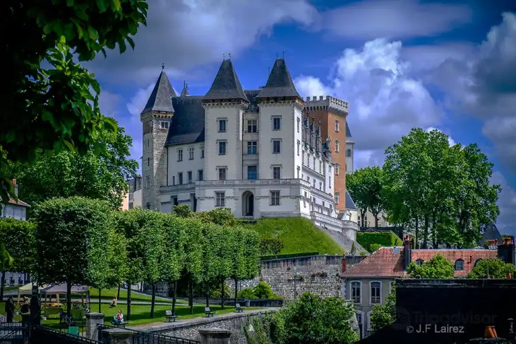 Hotels near National Museum and the Château de Pau - Official