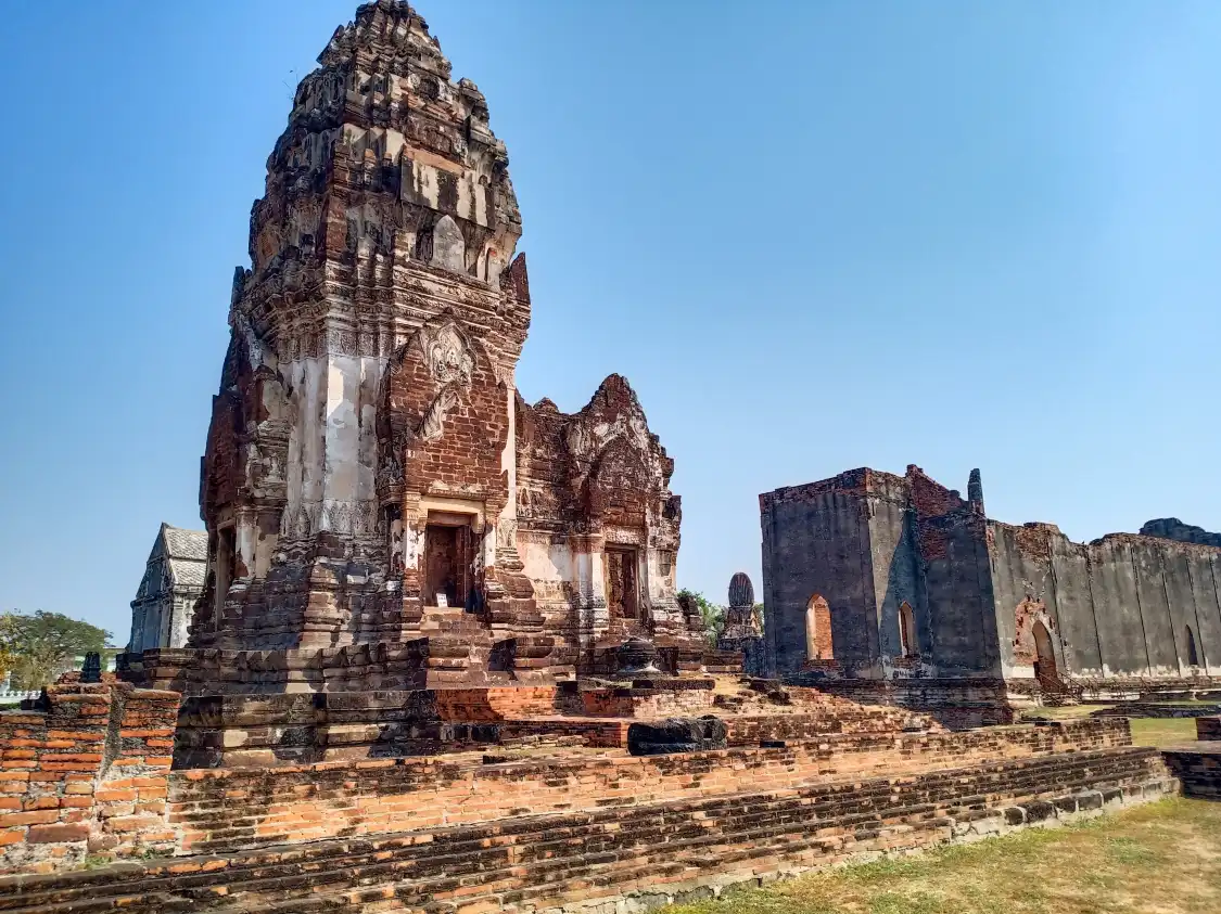 Hotels near Wat Phrasi Rattana Mahathat