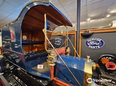 Car & Carriage Caravan Museum