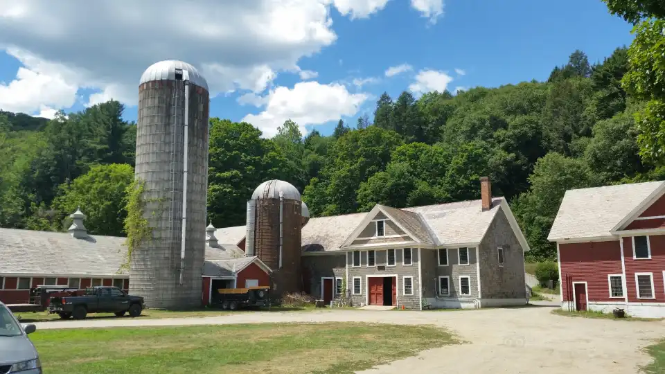 1_Retreat Farm