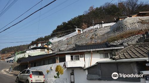 Sungjingol Mural Village