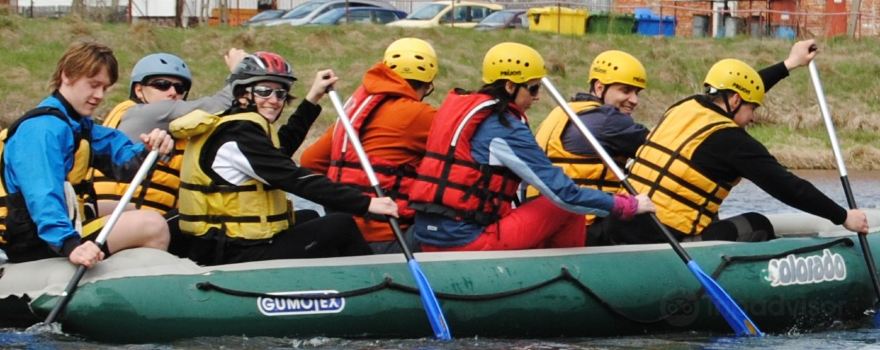 Pieniny Sport Centrum-Rafting down the river Dunajec