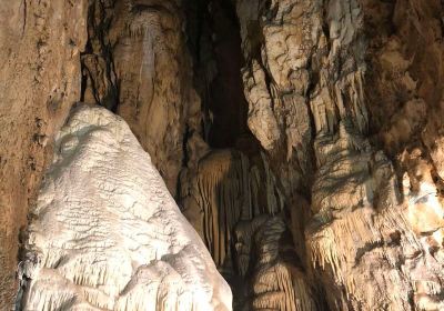 Uhlovitsa Cave