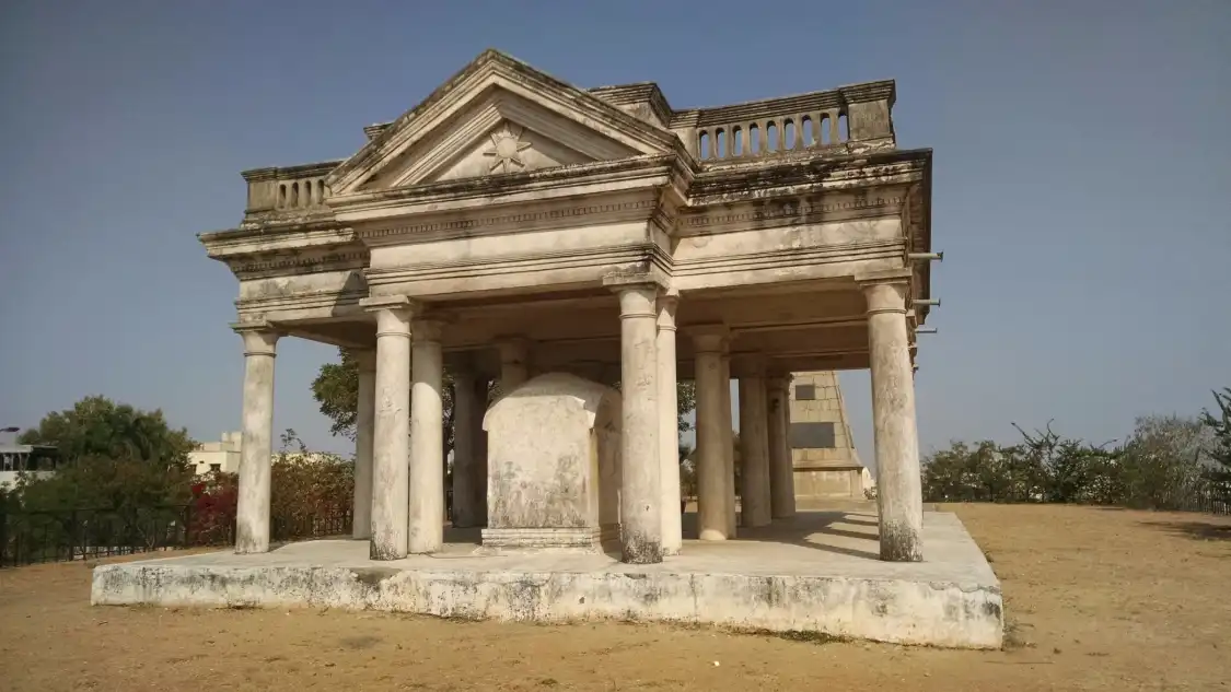 Hotel in zona Raymonds Tomb