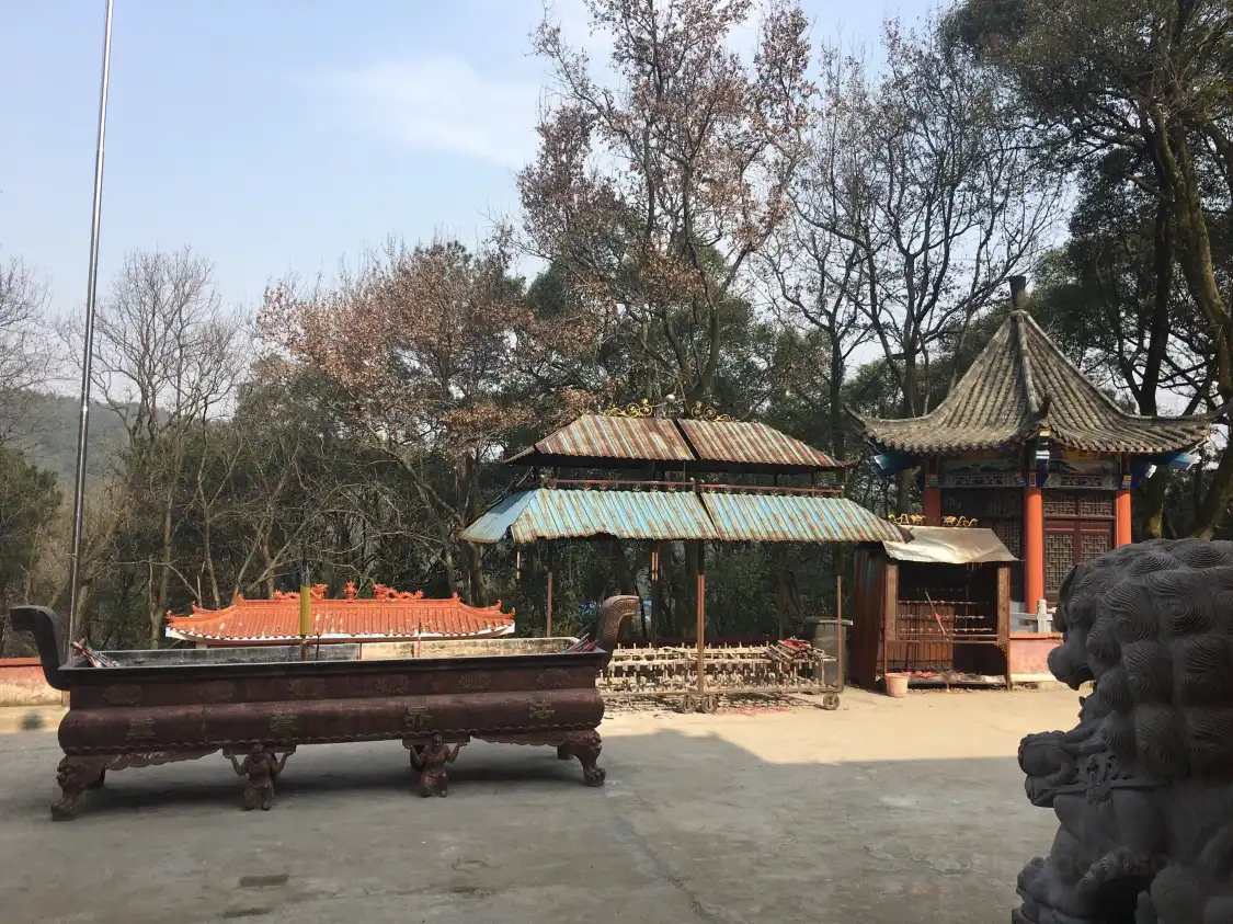 Hotels near Gudatong Temple