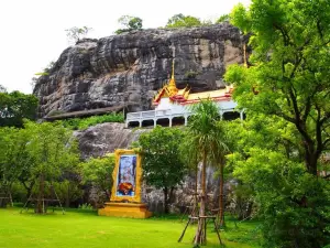 Wat Phra Phutthachai