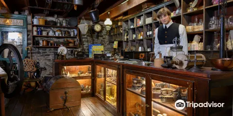 Halliwell's House Museum