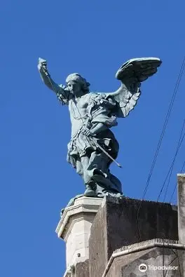 サン ミケーレ アルカンジェロ像（大天使ミカエルの像）