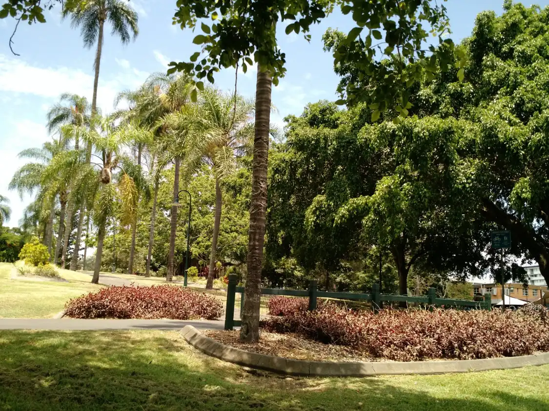 Hotels near Mowbray Park