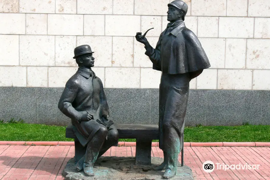 Monument to Sherlock Holmes and Doctor Watson
