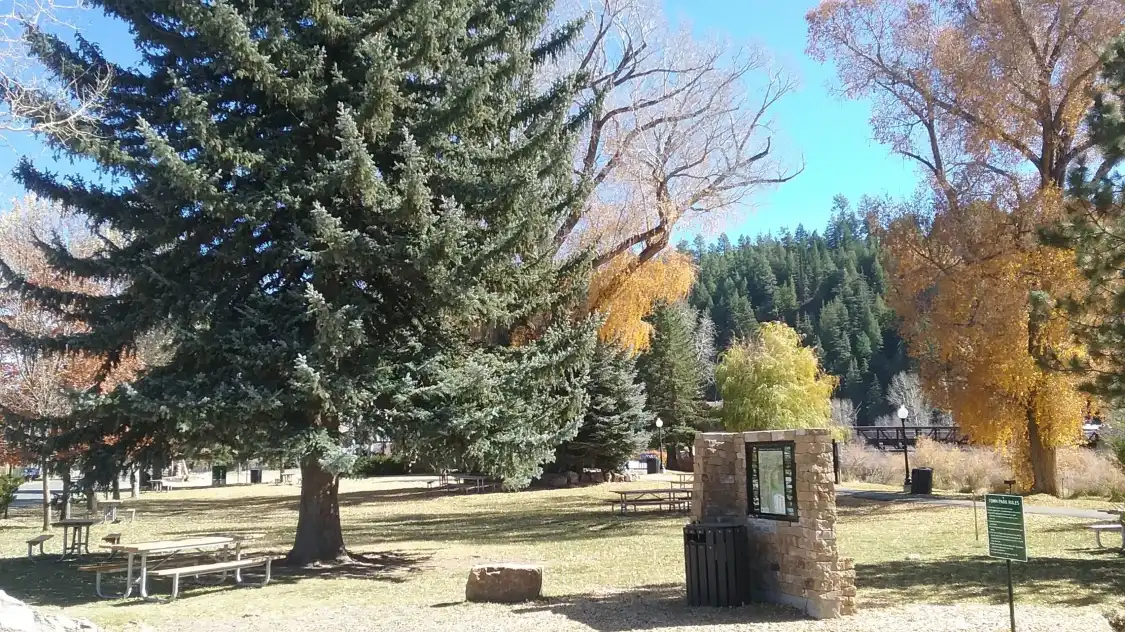 Hotels near Town Park