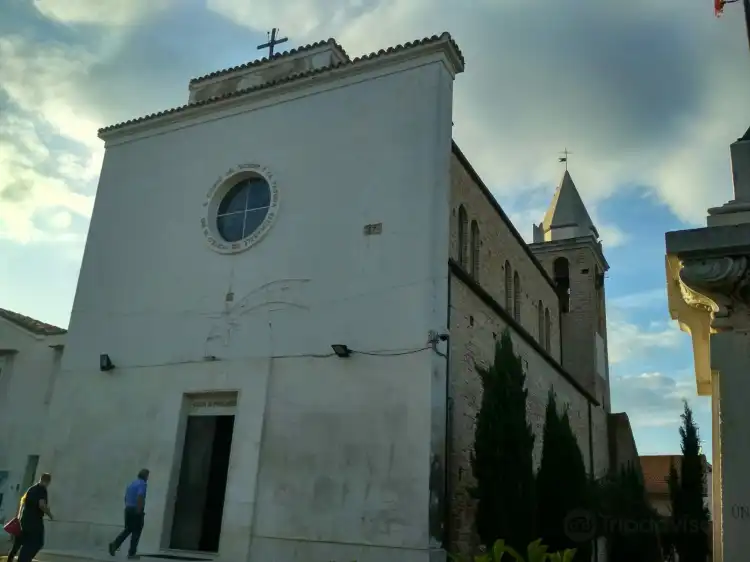 Hôtels à : Cappelle sul Tavo