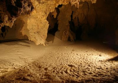 Clamouse cave