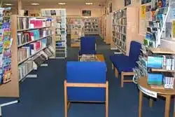 Hotel dekat Ardoyne Library