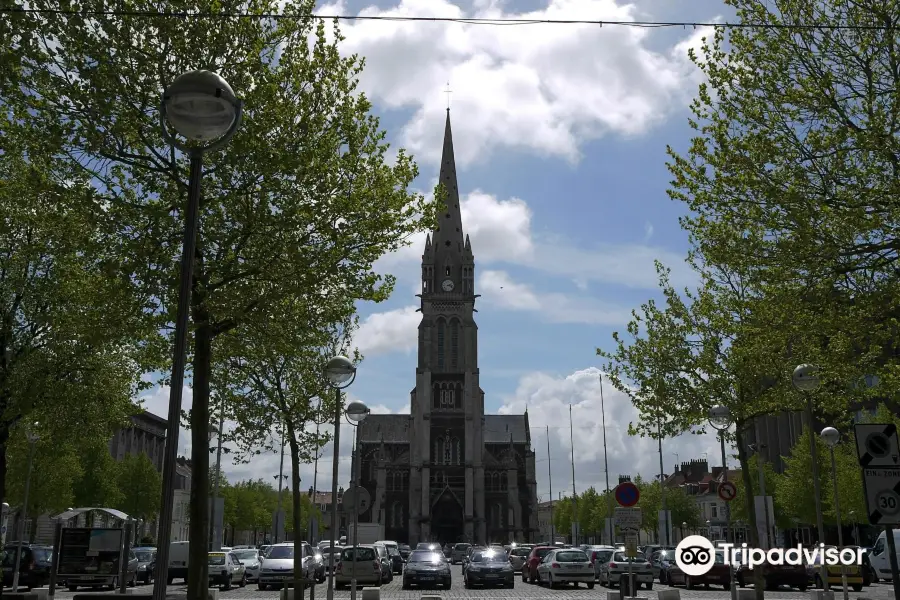 Église catholique Saint-Pierre à Calais