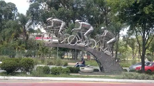 Hotel dekat Monumento aos Ciclistas