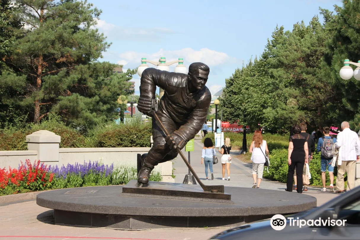 1_Maurice Richard Monument