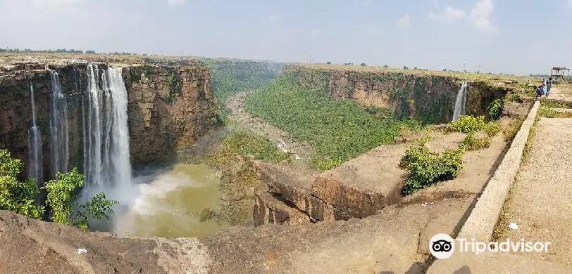 Bahuti Waterfall