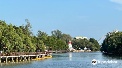 Phra Chedi Klang Nam (Samut Chedi)