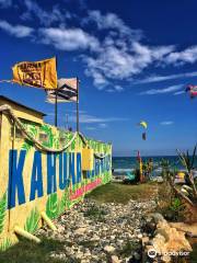 Kahuna Surfhouse - Kitesurfing, Surf & Stand Up Paddle School Cyprus