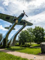 Monument Aircraft Attack IL-2