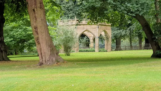 Renishaw Hall & Gardens