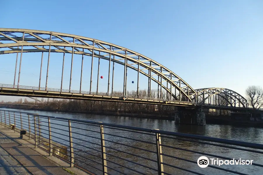 Deutschherrnbrücke