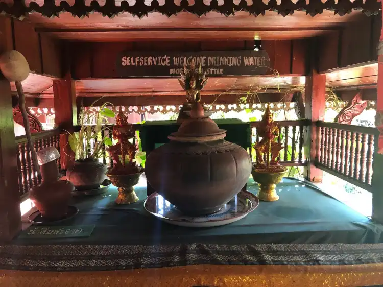 Hotels in Pa Maet