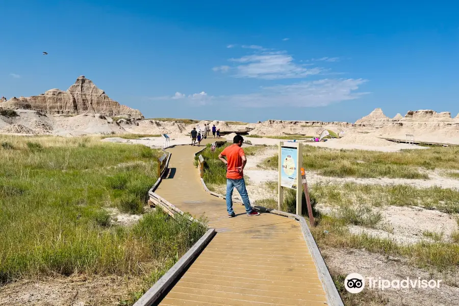 Fossil Exhibit Trailhead