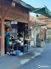 Trok Ban Chin (Ban Chin Alley)