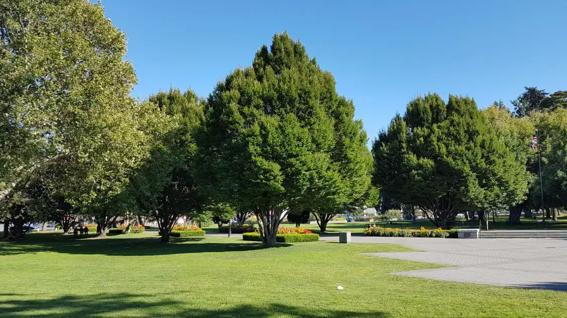 Hotels near Kelowna City Park