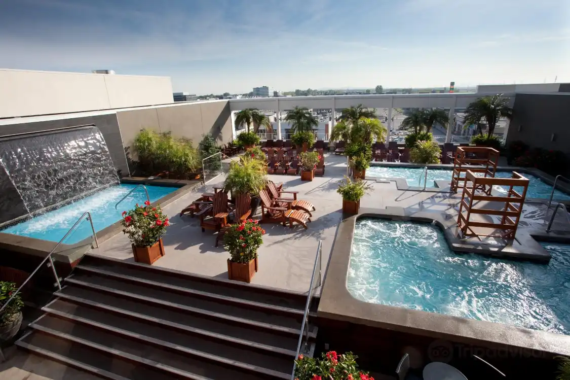 Hotels in der Nähe von Skyspa Dix30