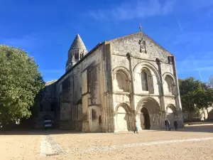 Abbey to the Ladies of Saintes