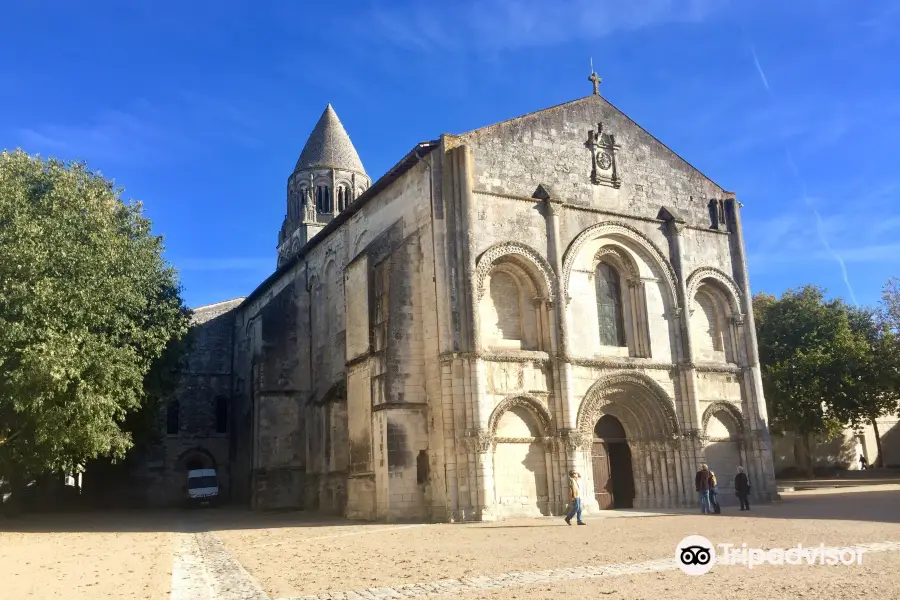 Abbey to the Ladies of Saintes