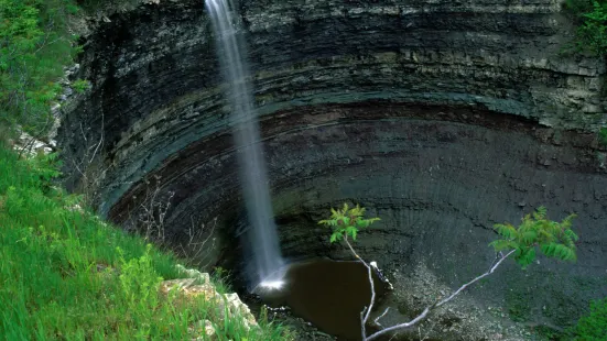 Devil's Punchbowl Conservation Area