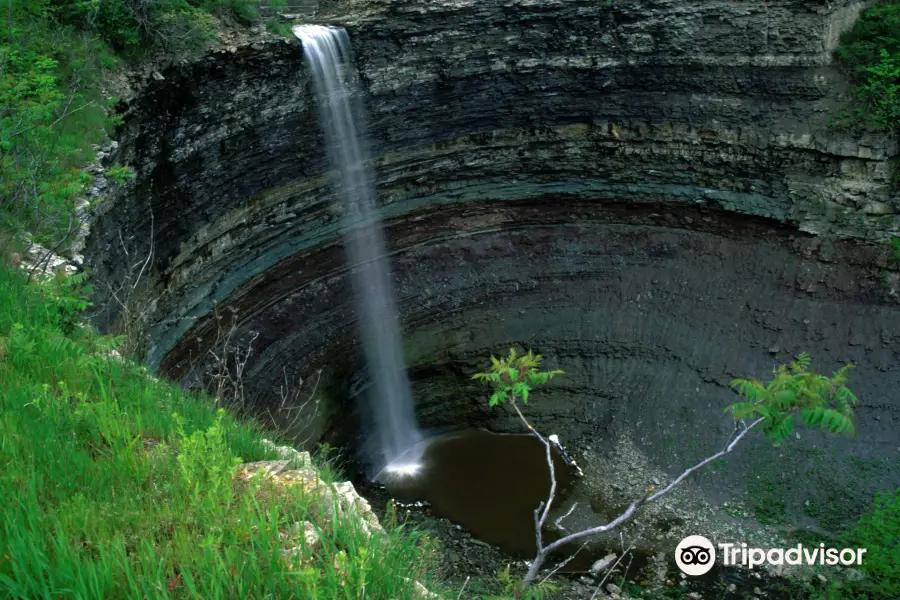 Devil's Punchbowl Conservation Area