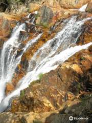 Vale do Rio Macaco waterfall