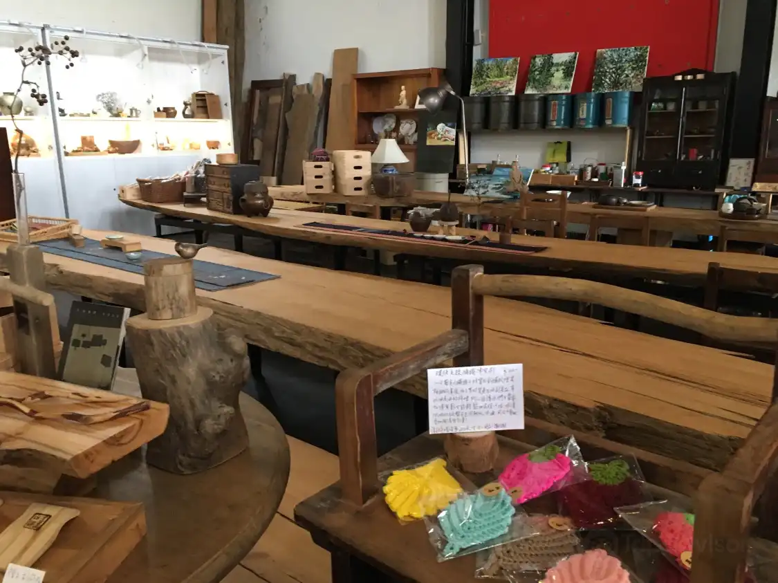 山城美館展演藝廊附近的飯店