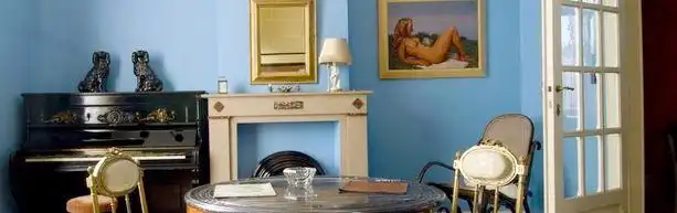 Hotels near René Magritte Museum VZW