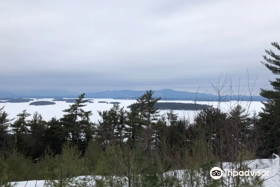 Lockes Hill Trailhead