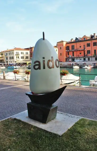 Hotels near Monumento AIDO