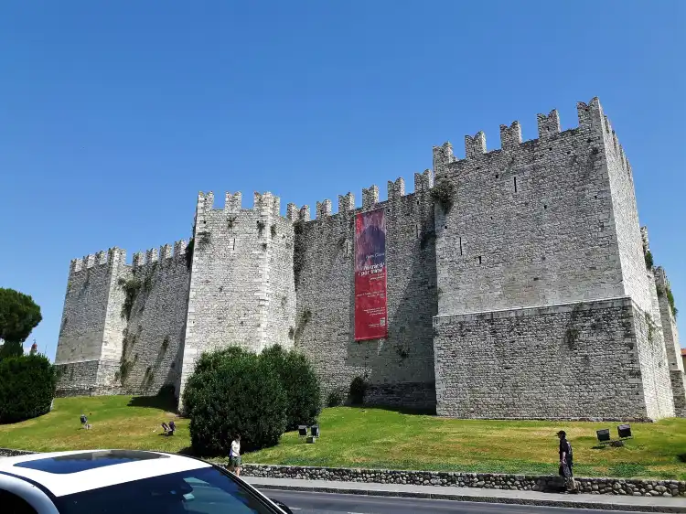 Hotels near Castello Dell'Imperatore