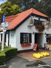 The Clog Barn Tourist Attraction & Caravan Park