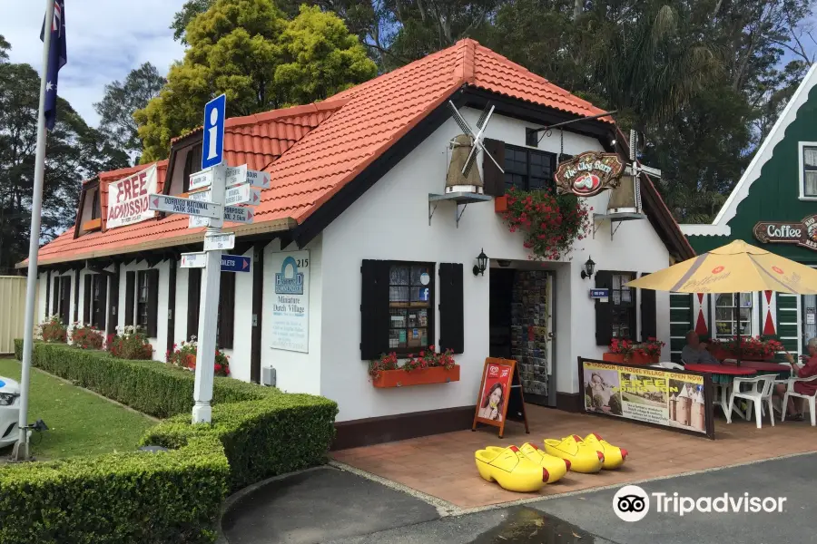 The Clog Barn Tourist Attraction & Caravan Park