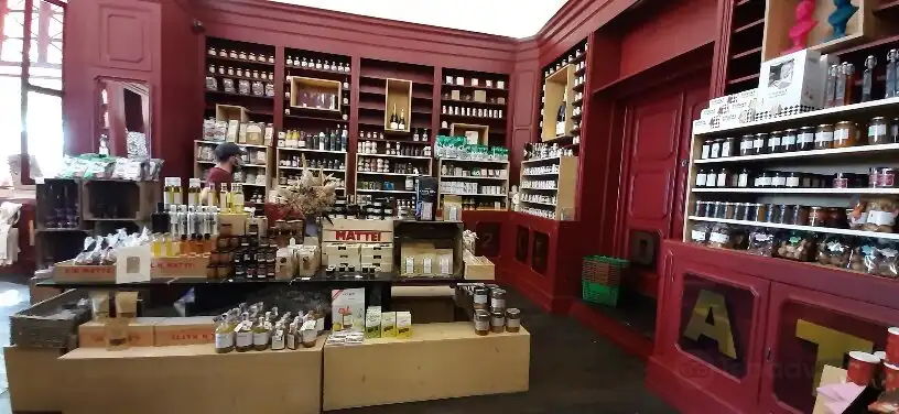 LN Mattei附近的飯店