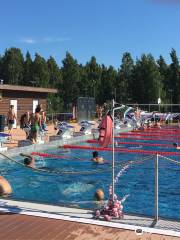 Schwimmhalle und Freibad Leppävaara