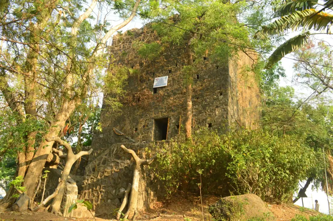 Hotels near Belapur Fort